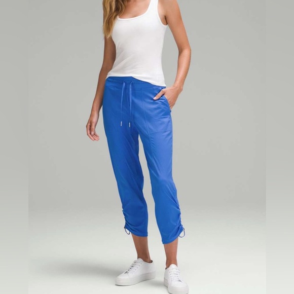 #505 Lululemon Dance Studio Mid-Rise Cropped Pant - Pipe Dream Blue - Sz 10 - Picture 1 of 8